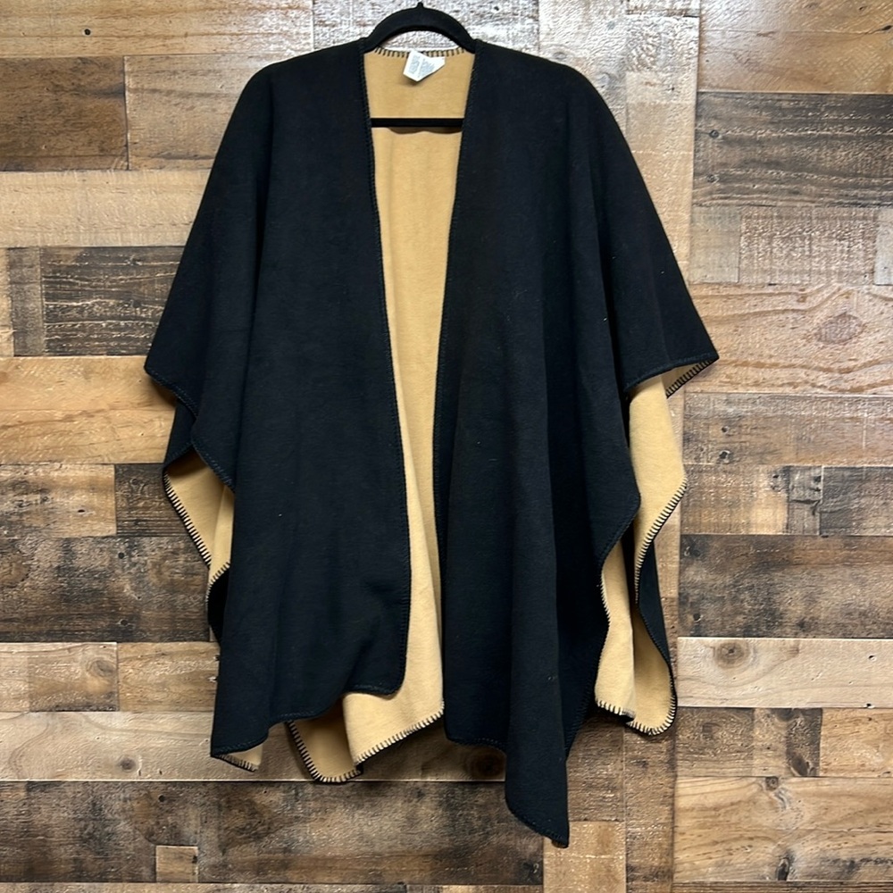 Woolrich Reversible Black & Biege Poncho Cape Cover-Up Soft & Warm Women One Sz